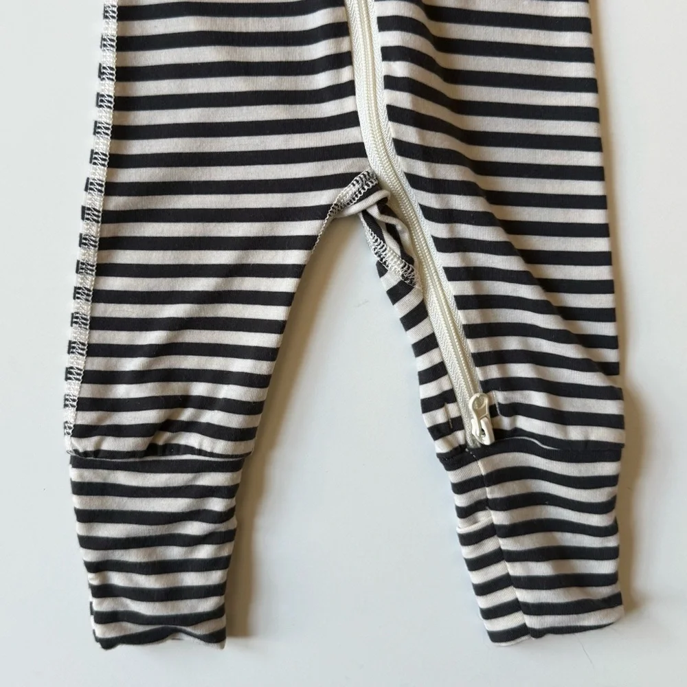 Hanna Andersson Newborn Unisex 2-Way Zip Sleepers in HannaSoft - Bundle of 3 - Picture 4 of 16